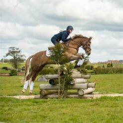 2022 Equilibrium Tri-Zone Impact Sports Boots Front EQB10 - White -THE DRILLSHED Shop 5587 202220Equilibrium20Tri Zone20Impact20Sports20Boots20EQB1020 20White20Main20Lifestyle202.700x700 1