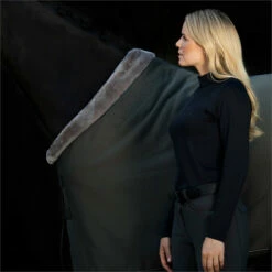 2022 Eskadron Jersey Fauxfur Sweat Rug 128673285190 - Dark Olive -THE DRILLSHED Shop 5697 202220Eskadron20Jersey20Fauxfur20Sweat20Rug2012867328519020 20Dark20Olive20Close20Up202.700x700